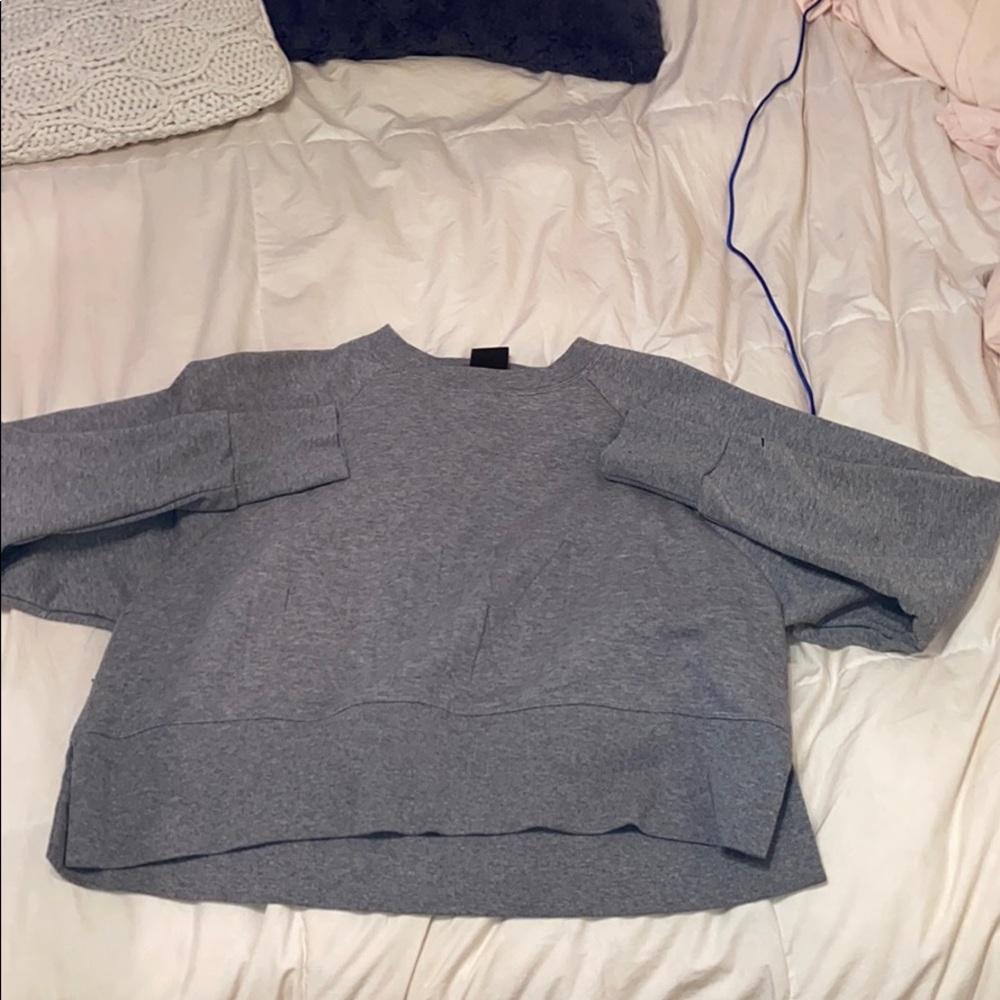 Nike cropped grey crew neck sweatshirt